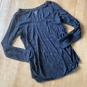 Old Navy maternity heathered gray/black long sleeved tee sz M